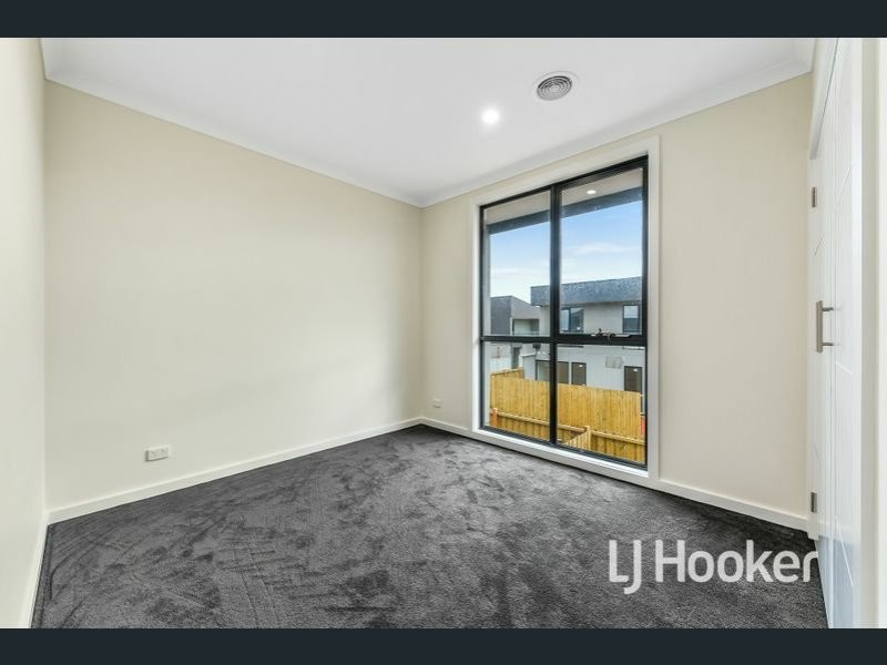 12 Autumn Crescent, Carrum Downs VIC 3201