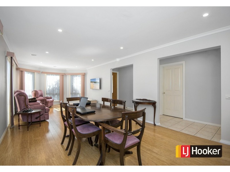 6 John Monash Drive, Skye VIC 3977