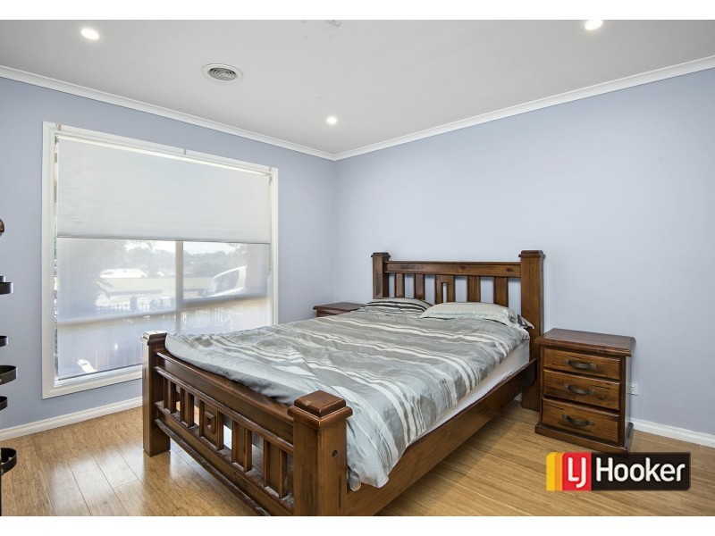 6 John Monash Drive, Skye VIC 3977
