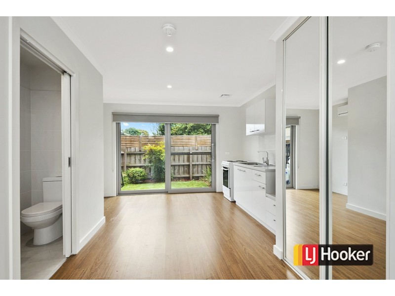 2/14 Lewis Street, Frankston VIC 3199