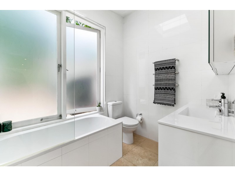 90 Ruthven Street, Bondi Junction NSW 2022