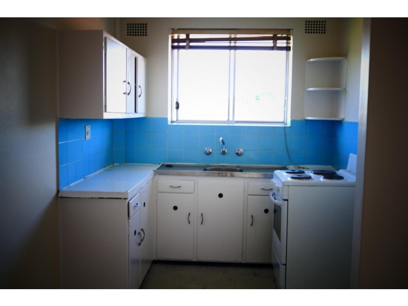 8/4 Leylands Parade, Belmore NSW 2192