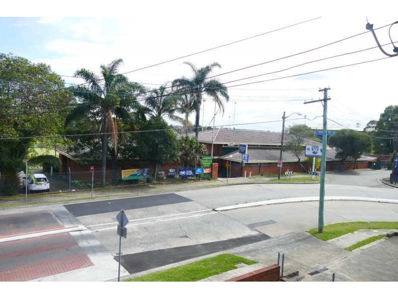 8/4 Leylands Parade, Belmore NSW 2192