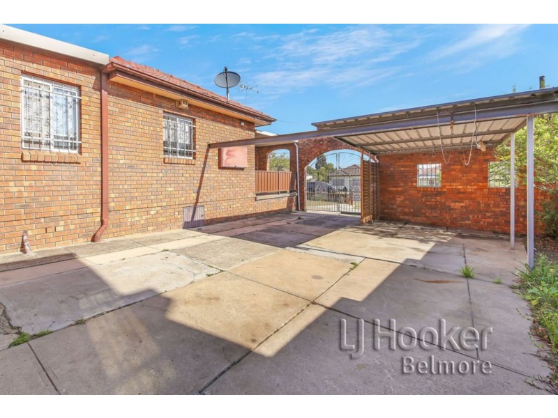 4 Glover Street, Greenacre NSW 2190