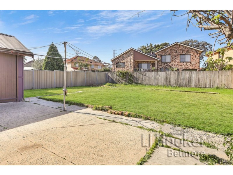 4 Glover Street, Greenacre NSW 2190