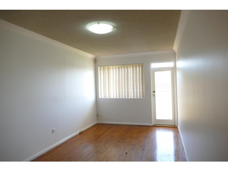 1/110 Leylands Parade, Belmore NSW 2192