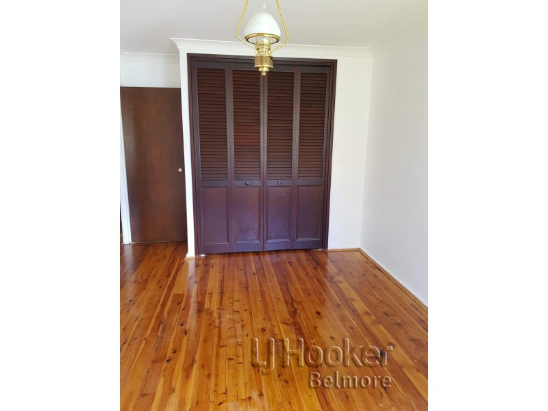 16 Lucinda Ave, Georges Hall NSW 2198