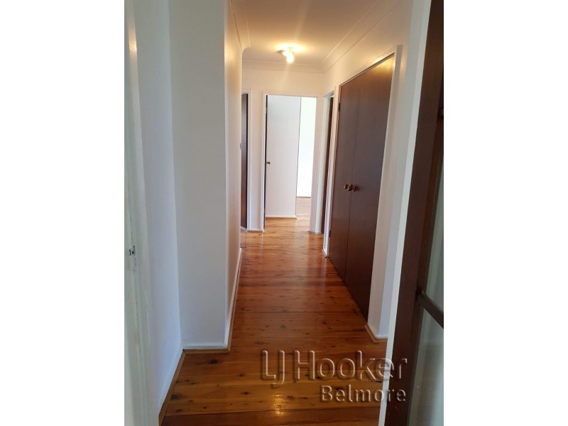 16 Lucinda Ave, Georges Hall NSW 2198