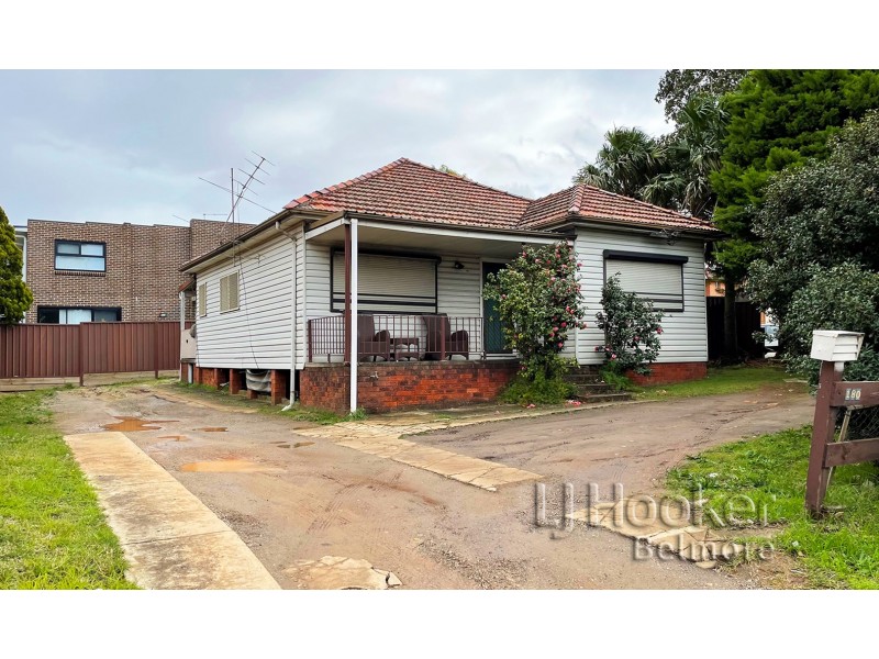 180 Roberts Road, Greenacre NSW 2190