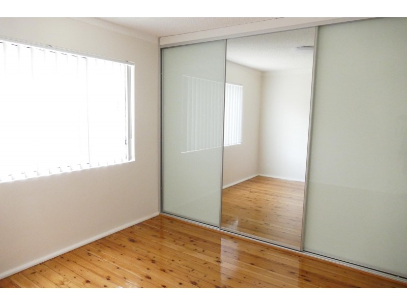 1/4 Leyland Parade, Belmore NSW 2192