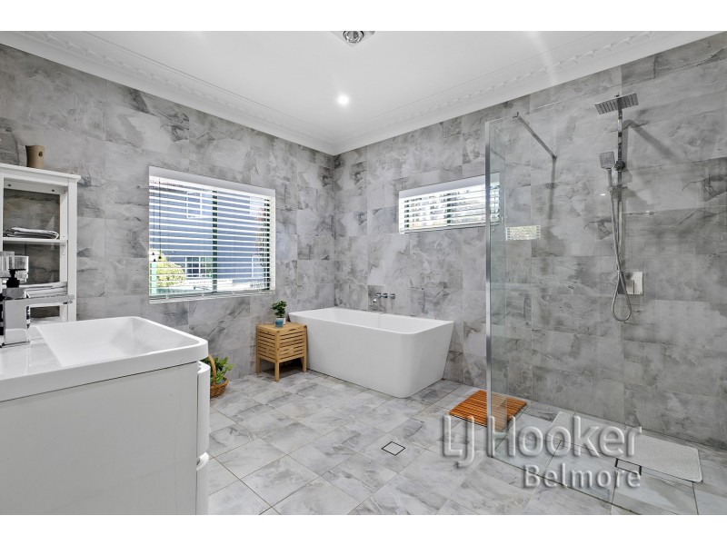 4 Forshaw Avenue, Peakhurst NSW 2210