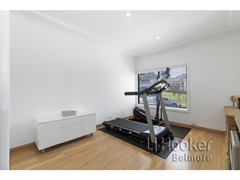 4 Forshaw Avenue, Peakhurst NSW 2210