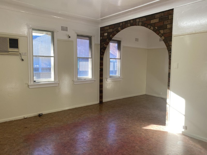 8 Cullens Road, Punchbowl NSW 2196