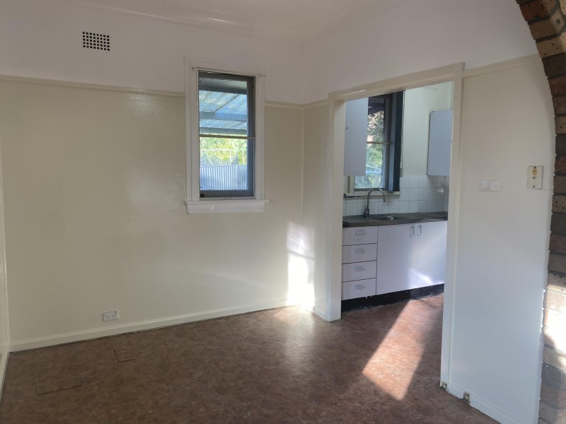 8 Cullens Road, Punchbowl NSW 2196