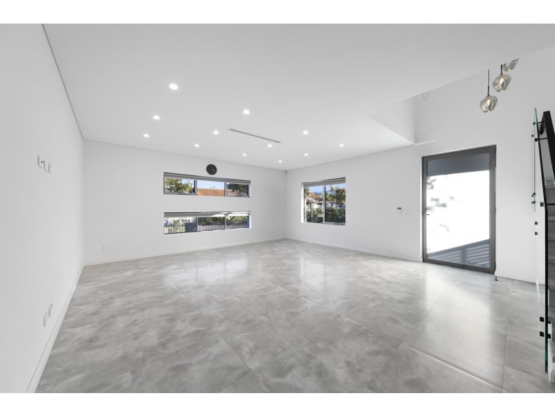 11 Keira Avenue, Greenacre NSW 2190