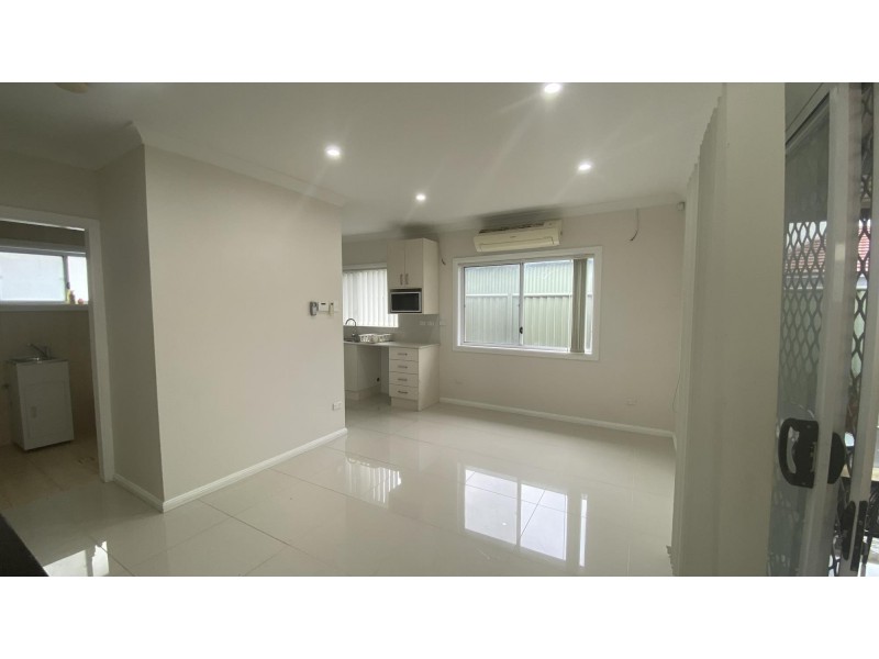33a Rosemeath Ave, Kingsgrove NSW 2208