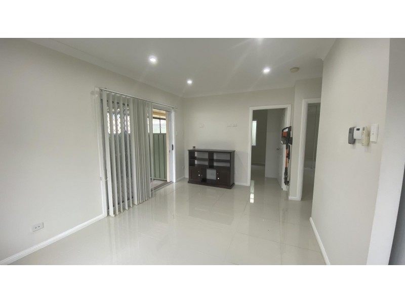 33a Rosemeath Ave, Kingsgrove NSW 2208