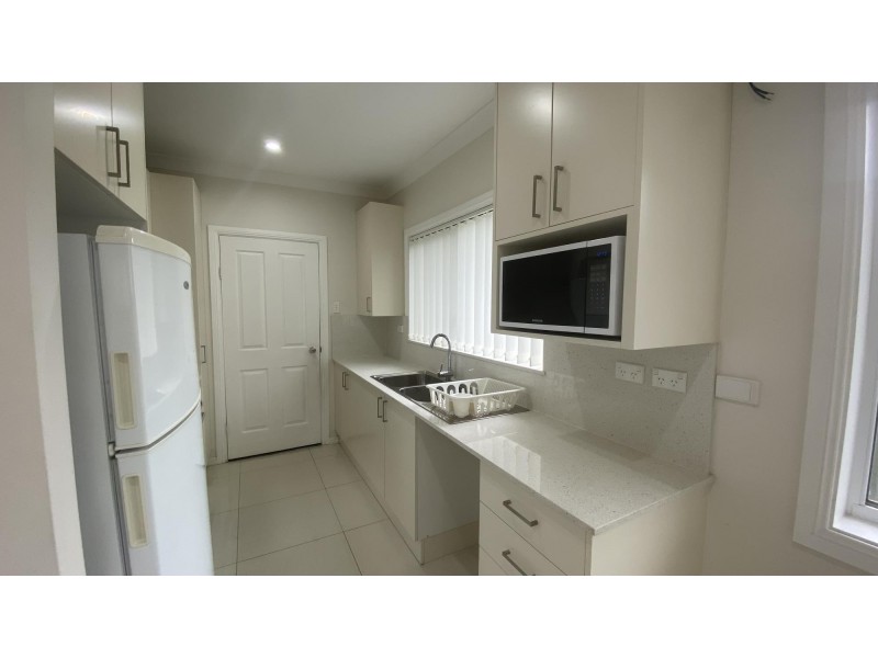 33a Rosemeath Ave, Kingsgrove NSW 2208