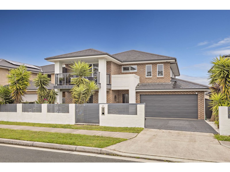 31 Rowe Drive, Potts Hill NSW 2143