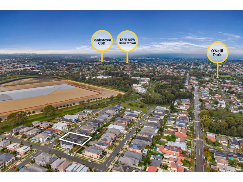 31 Rowe Drive, Potts Hill NSW 2143