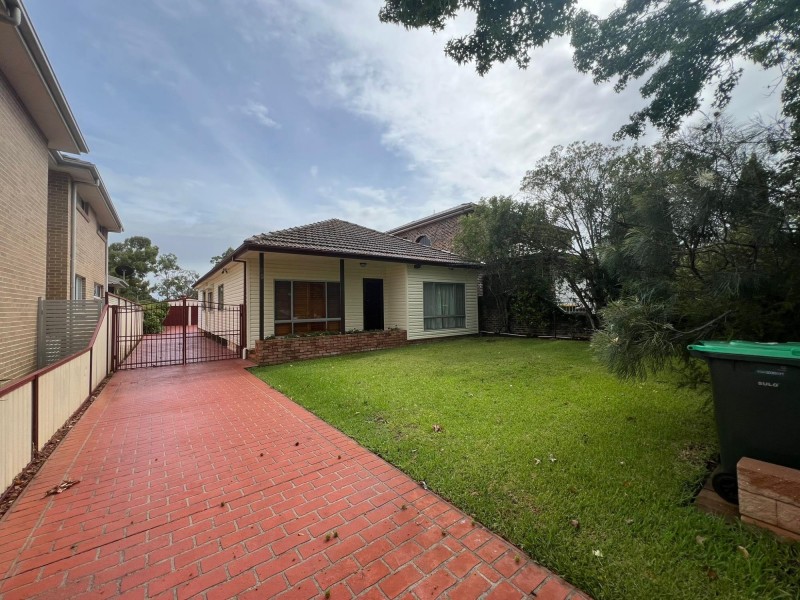 23 Banksia Rd, Greenacre NSW 2190