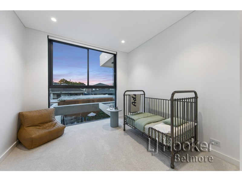 12 Marina Crescent, Greenacre NSW 2190