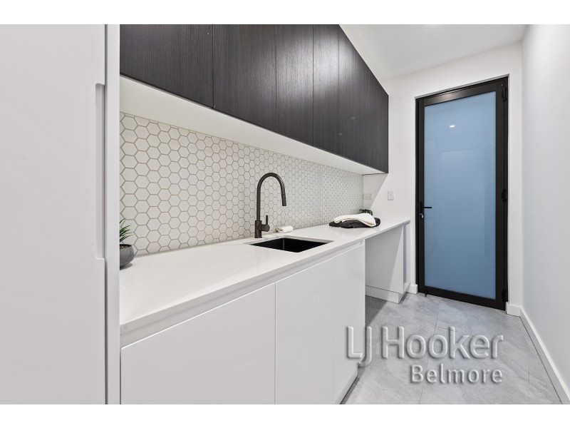 30 Ikara Crescent, Moorebank NSW 2170