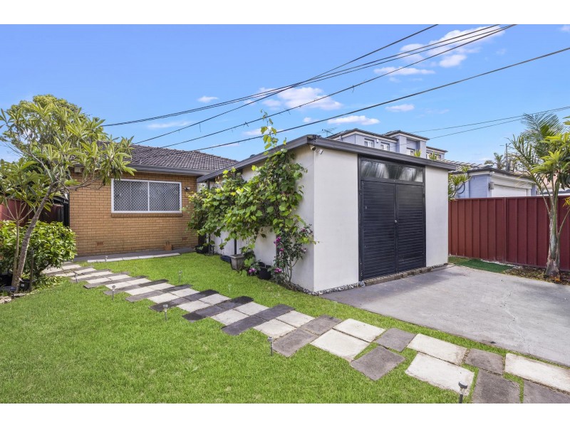 40 Endeavour Road, Georges Hall NSW 2198