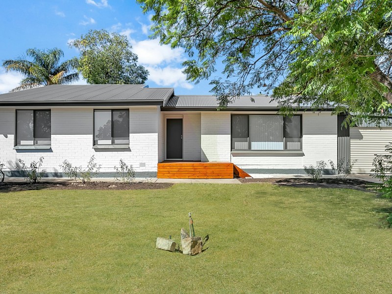 24 Dauntless Crescent, Elizabeth Downs SA 5113