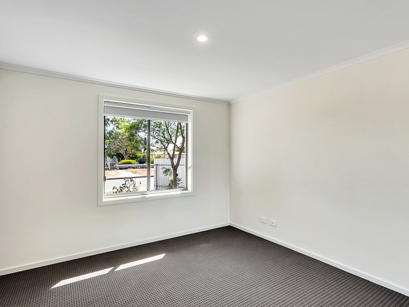 24 Dauntless Crescent, Elizabeth Downs SA 5113