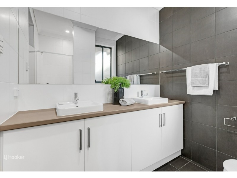 13 Montrose Ave, Clearview SA 5085