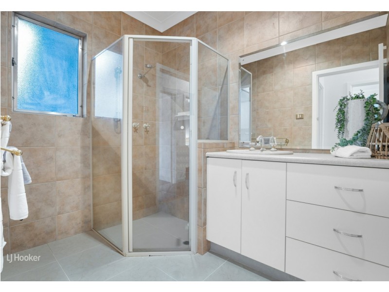 44 Charmaine Ave, Para Vista SA 5093