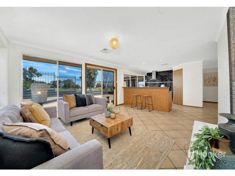 78 Highfield Dr, Hillbank SA 5112