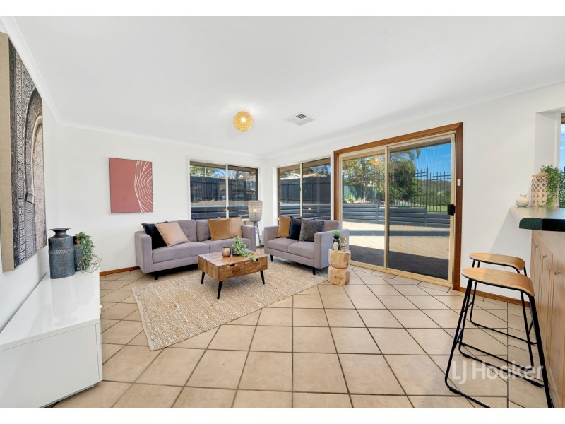 78 Highfield Dr, Hillbank SA 5112