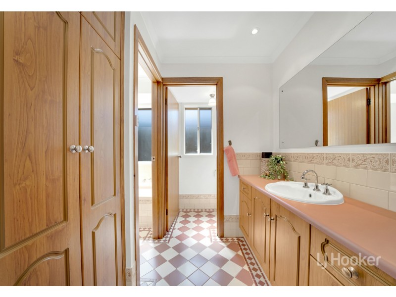 78 Highfield Dr, Hillbank SA 5112