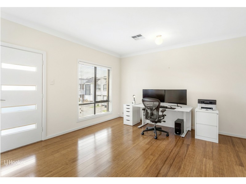 21 Lakefield Crescent, Mawson Lakes SA 5095