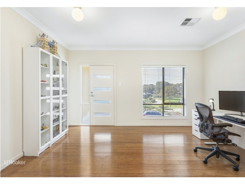 21 Lakefield Crescent, Mawson Lakes SA 5095