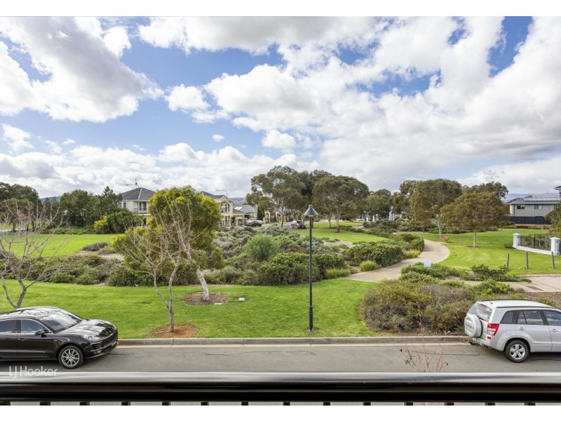 21 Lakefield Crescent, Mawson Lakes SA 5095