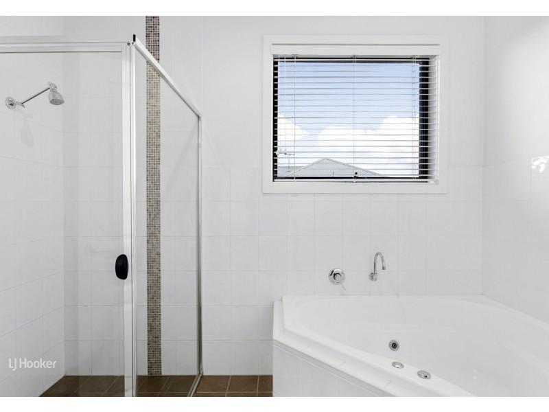 21 Lakefield Crescent, Mawson Lakes SA 5095