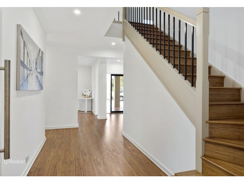 21 Lakefield Crescent, Mawson Lakes SA 5095