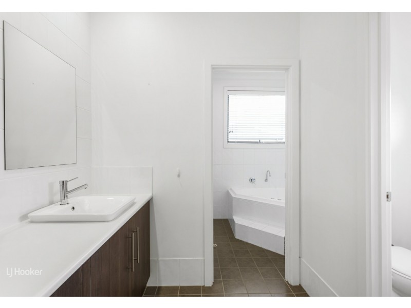 21 Lakefield Crescent, Mawson Lakes SA 5095