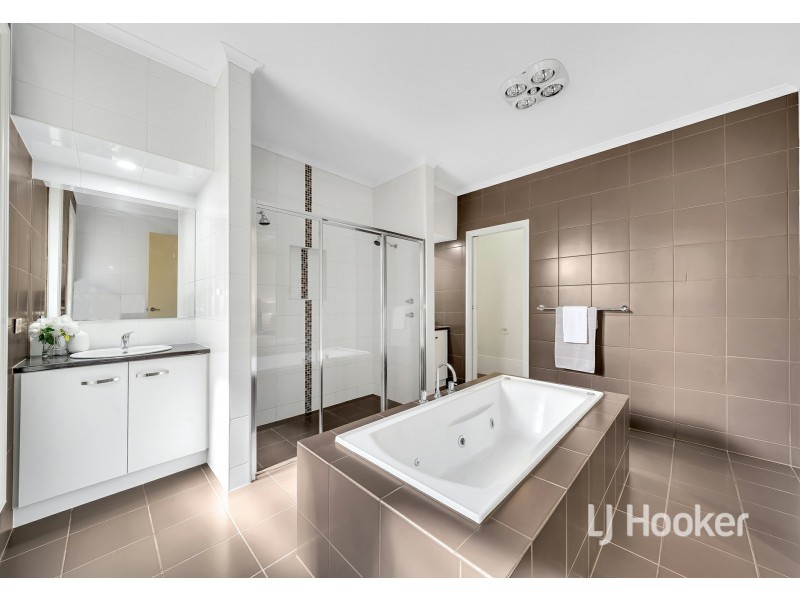 25 Nelson Crescent, Mawson Lakes SA 5095