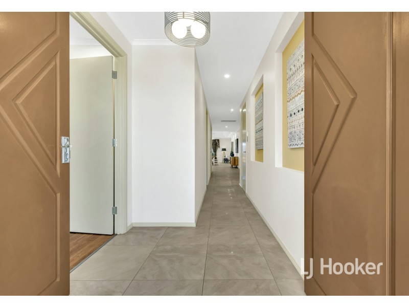 25 Nelson Crescent, Mawson Lakes SA 5095