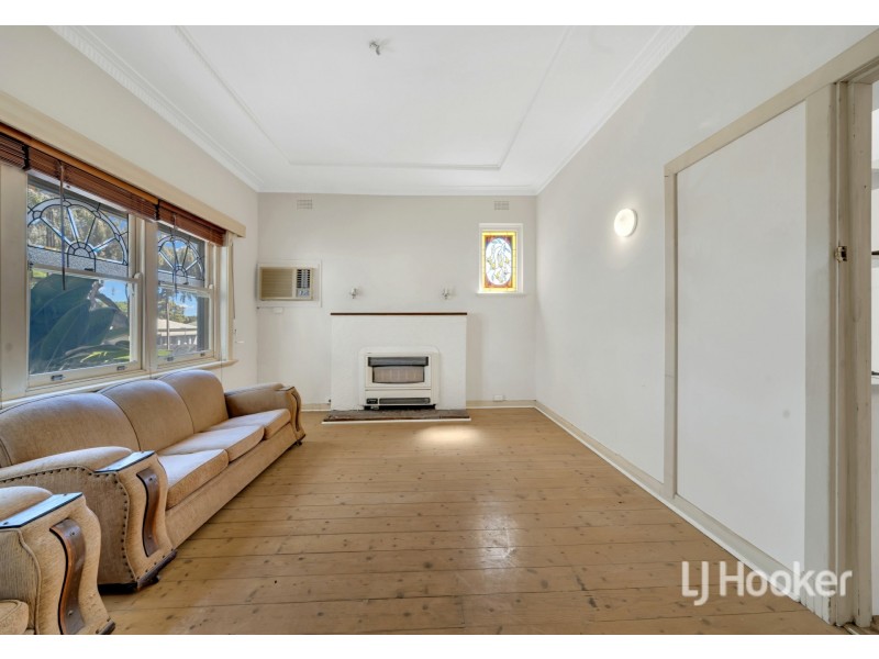 6 St Clements St, Blair Athol SA 5084