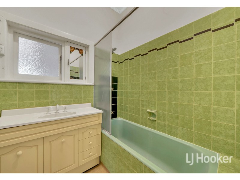 6 St Clements St, Blair Athol SA 5084