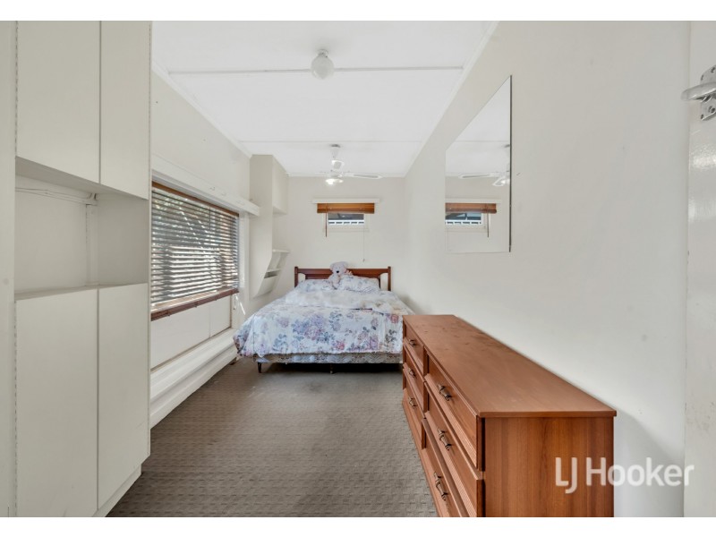 6 St Clements St, Blair Athol SA 5084