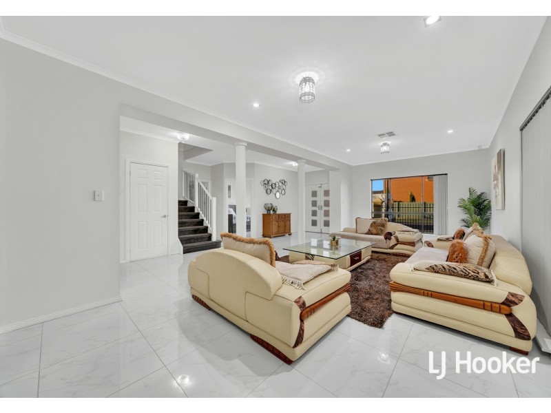 52 Shoalhaven Cct, Mawson Lakes SA 5095