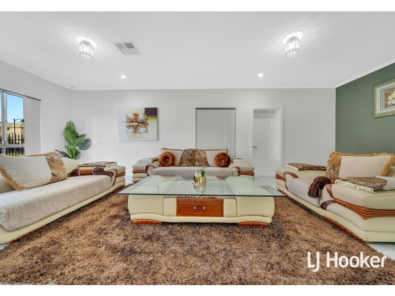 52 Shoalhaven Cct, Mawson Lakes SA 5095