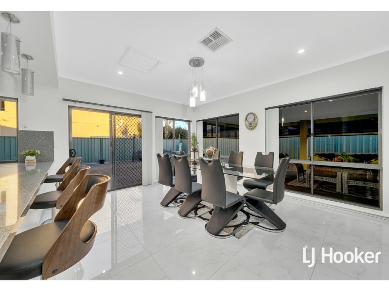 52 Shoalhaven Cct, Mawson Lakes SA 5095