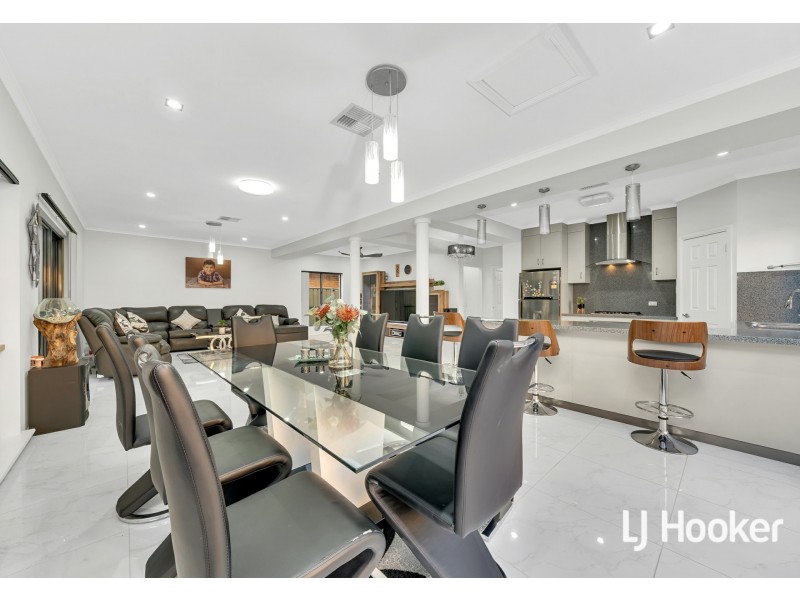 52 Shoalhaven Cct, Mawson Lakes SA 5095